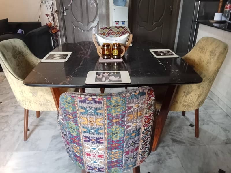4 seater dining table 2