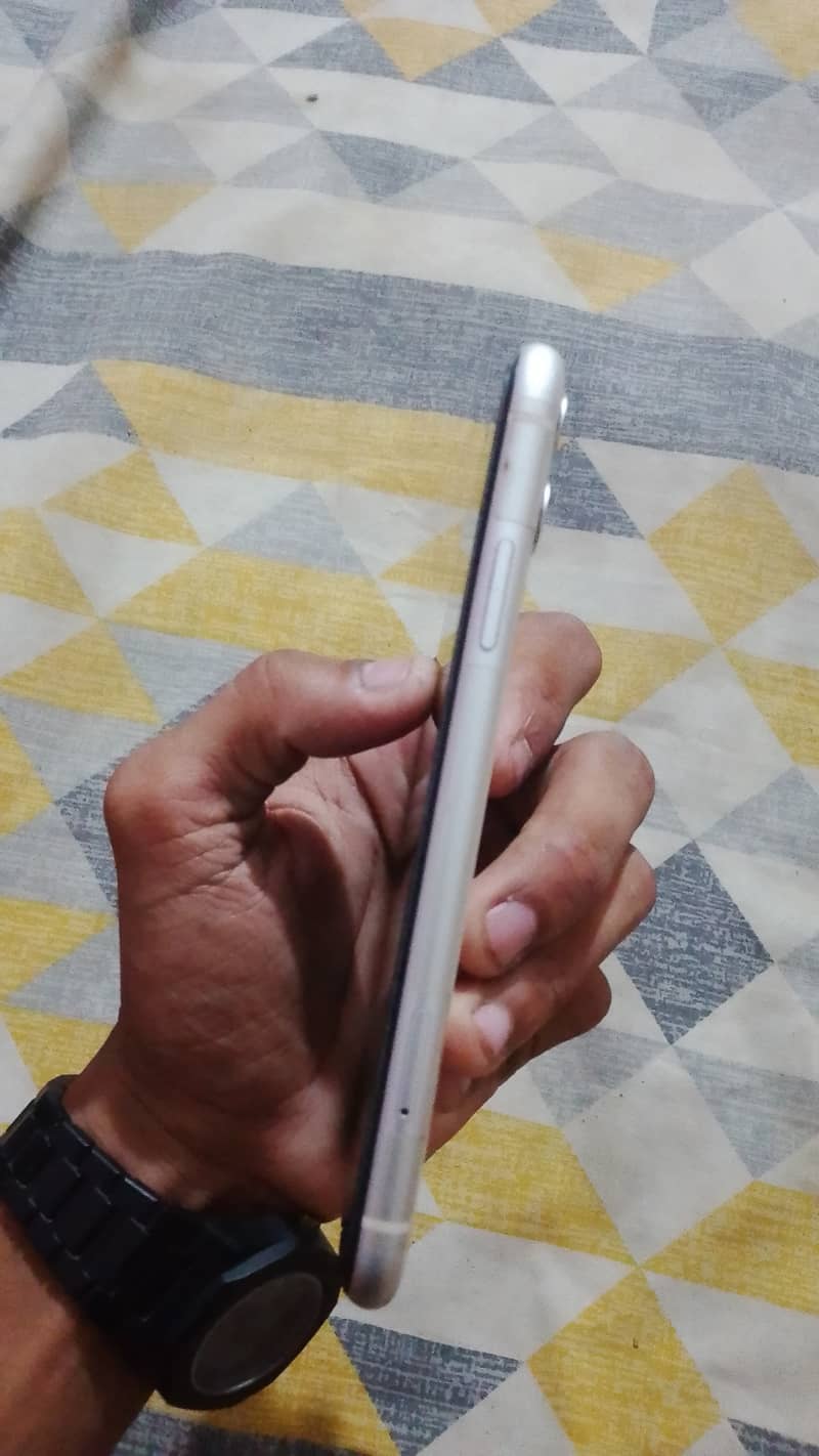 Apple iPhone 11 2