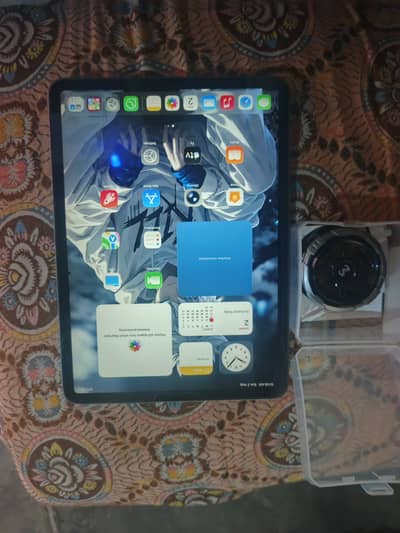 Ipad Pro (11 inches) + Cooling fan