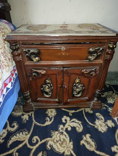 Bed or dress table