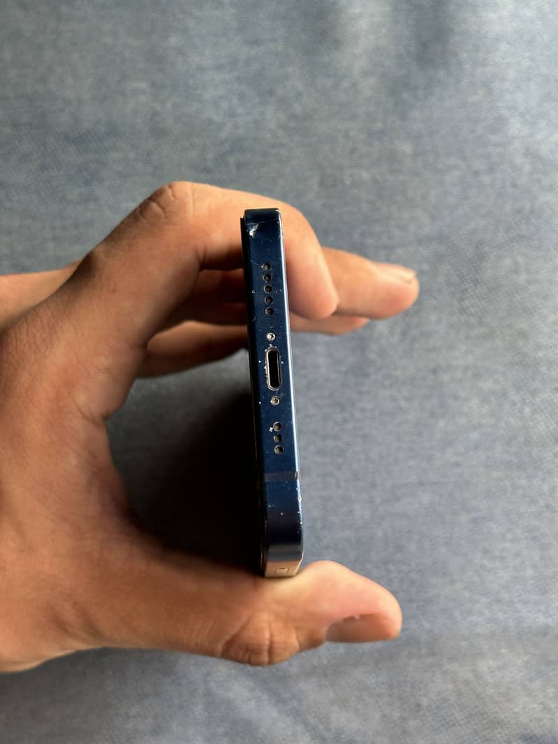 Apple iPhone 12 1