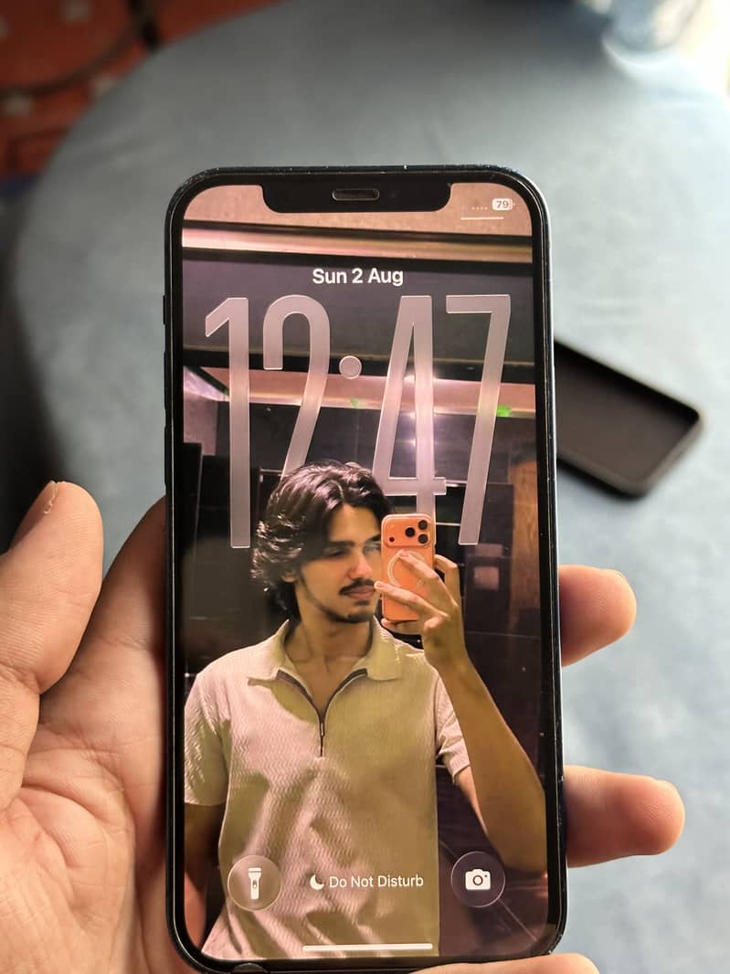 Apple iPhone 12 3