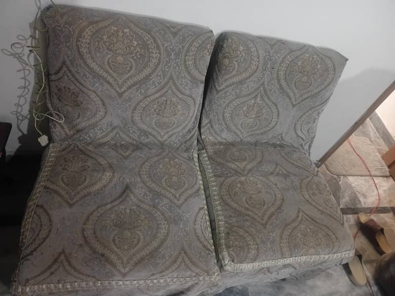2 seater sofa 0