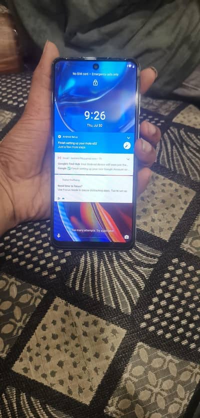 moto e32 4 64 pta aprove glas crk girne k wja sa camera masla kre hen