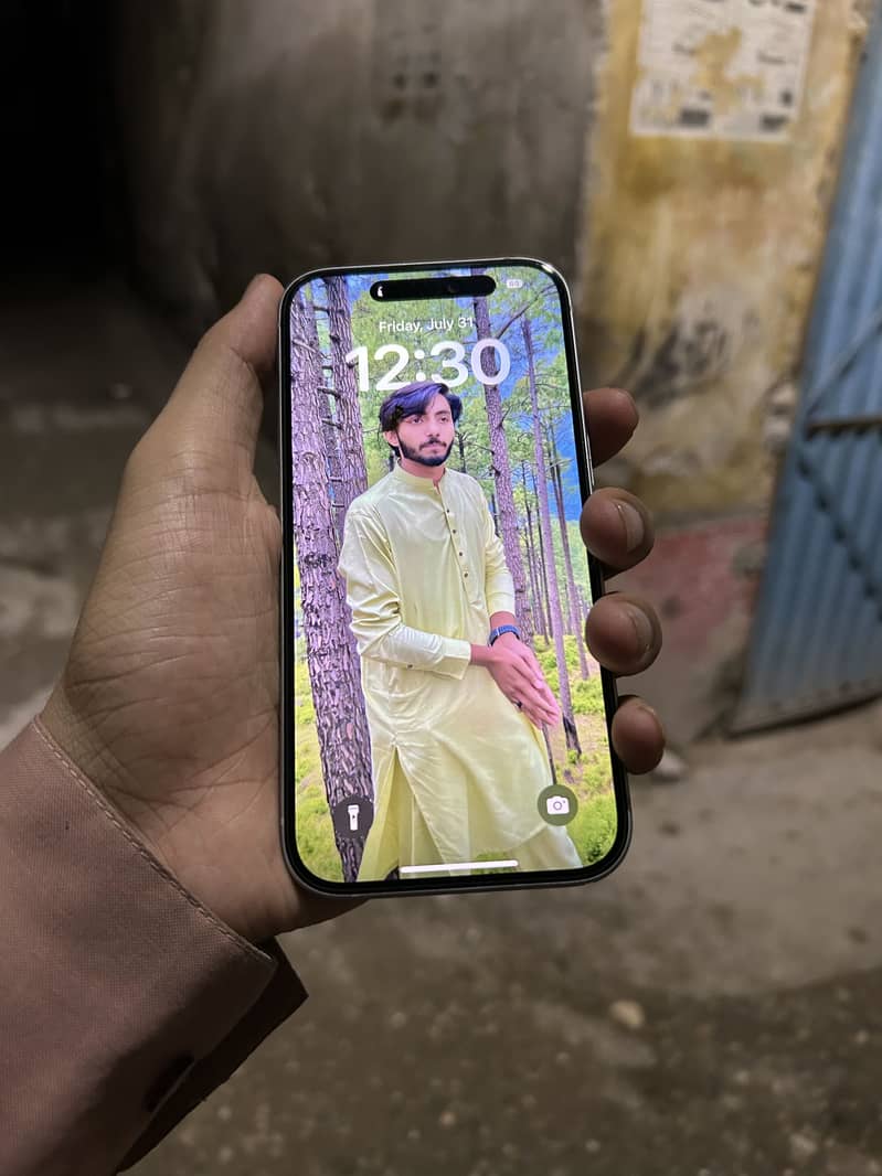 Apple iPhone 15 3