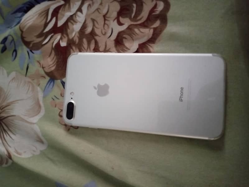 Apple iPhone 7 Plus 2