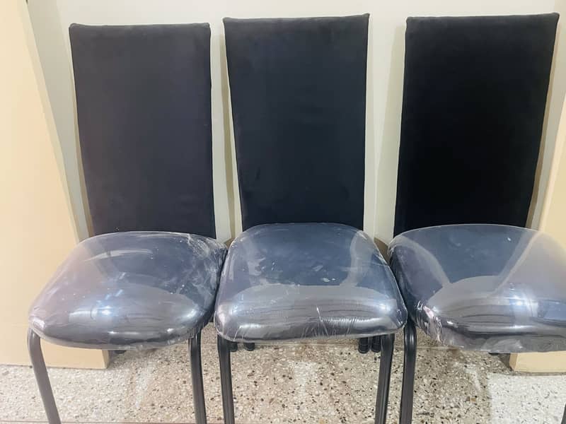 Dining table 4 seater 1