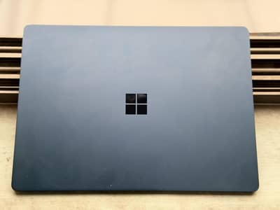 Microsoft Surface Laptop 1 | Core i7 7th Gen | 8GB RAM | 256GB SSD
