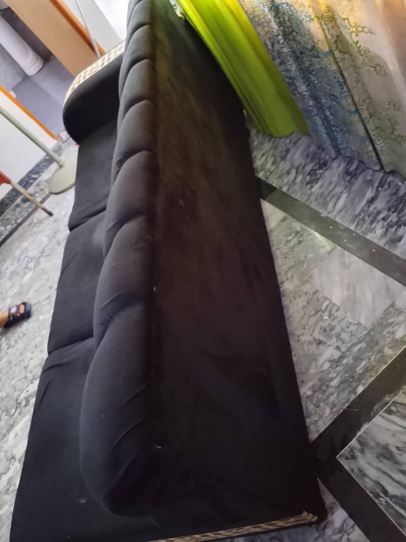 L shape Black Color sofas 5 seter 8