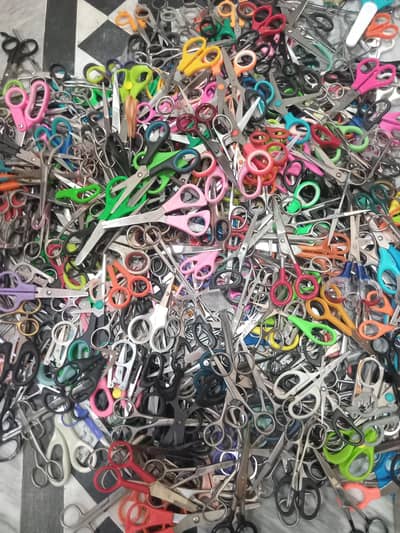 scissors قینچی
