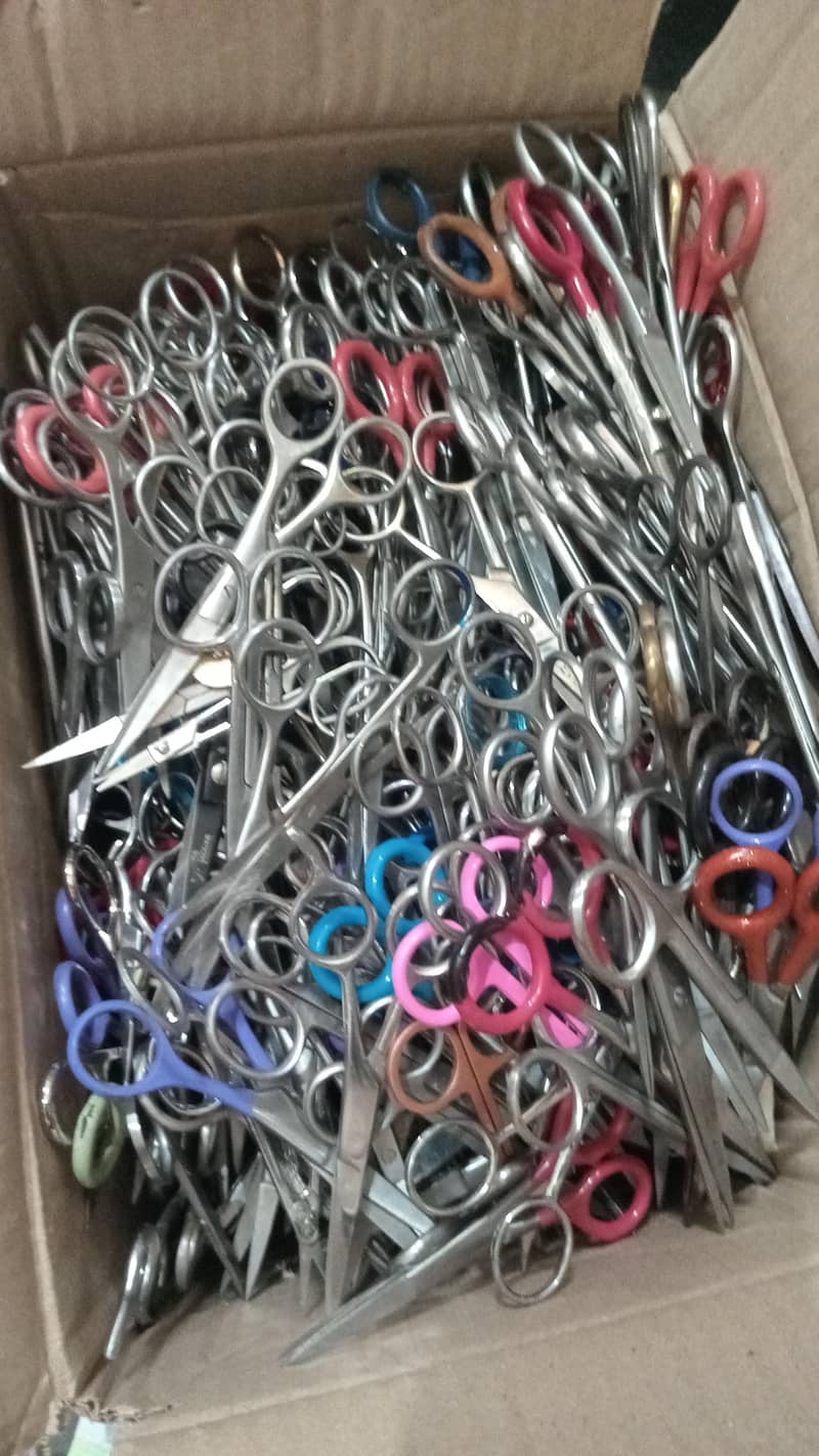 scissors قینچی 3