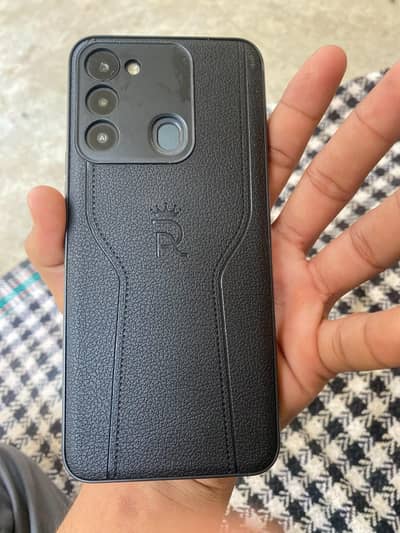 Tecno Spark 8C