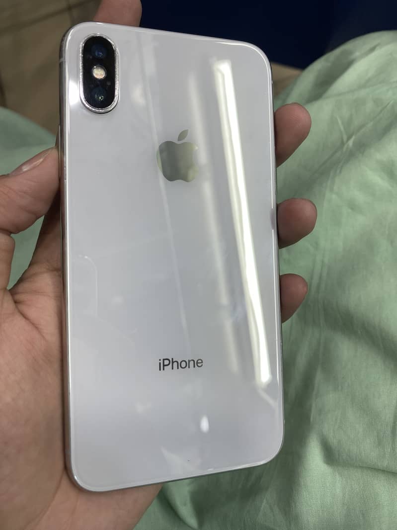 Apple iPhone X 4