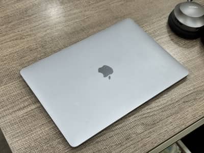 Apple MacBook Air M1 (16-256)