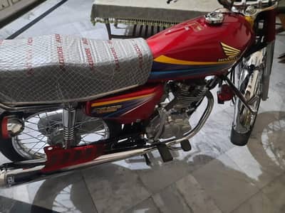Honda Bike 125 urgent sale,,, Whatsapp 03460166419