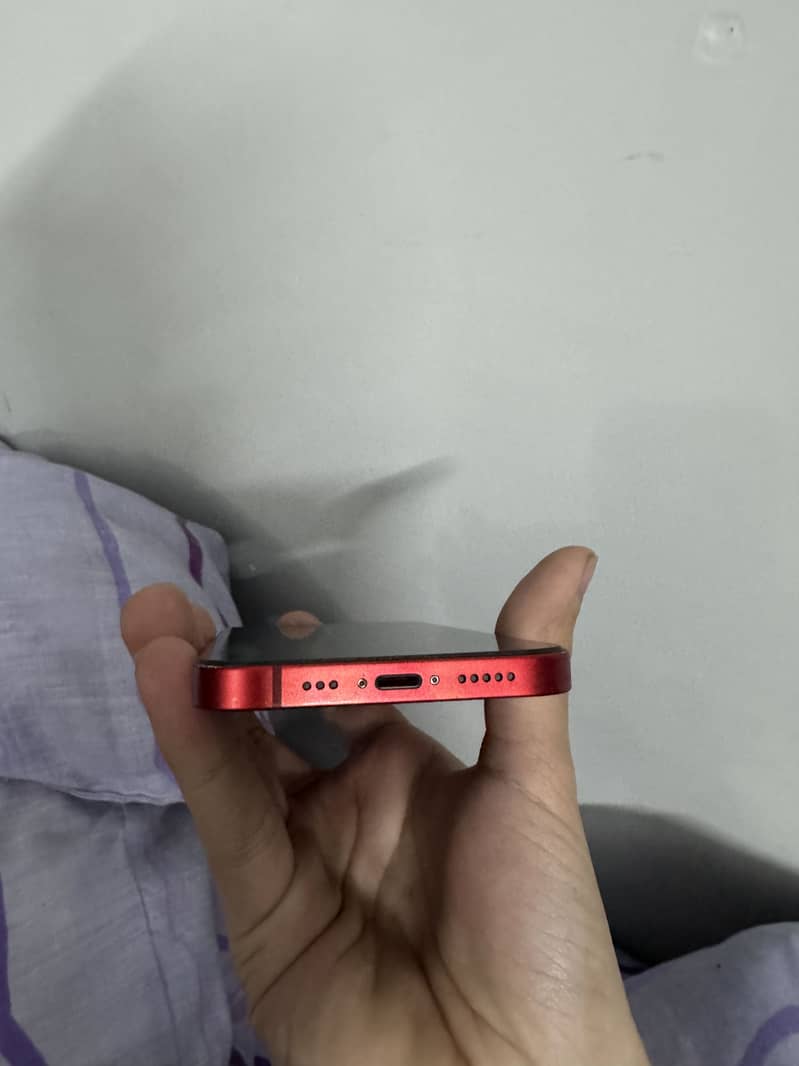 Apple iPhone 13 4