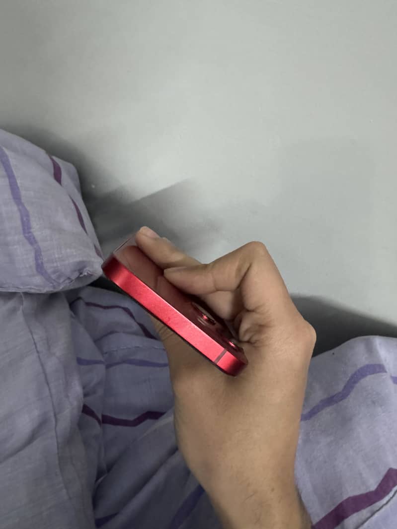 Apple iPhone 13 5