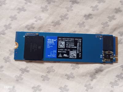 1 TB SSD + 512 GB SSD + 4 GB Ram