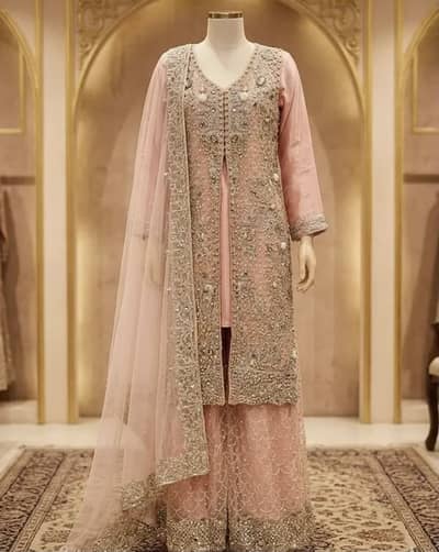 heavy embrododed froaml 3 pc dress in bestest condition