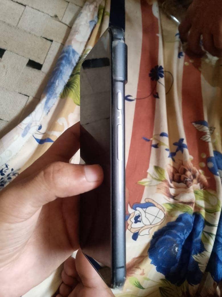 Google Pixel 8 2