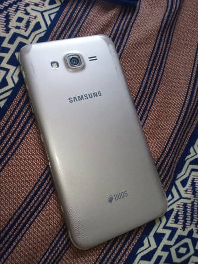 Samsung Mobile J7 Core