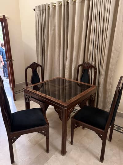 Dinning Table with 4 Chairs
