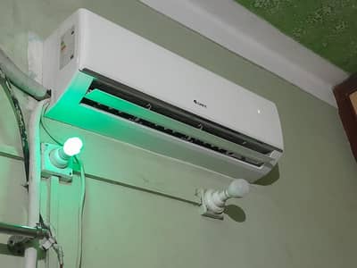 Gree Split AC non inverter