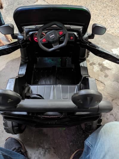 KIDS BATTERY JEEP JUST BRAND NEW