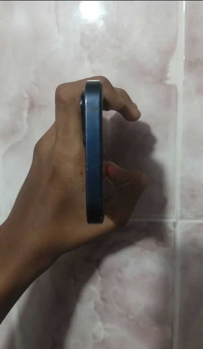 Apple iPhone 13 1