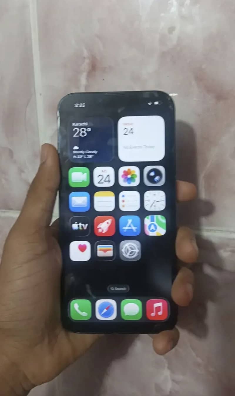 Apple iPhone 13 4