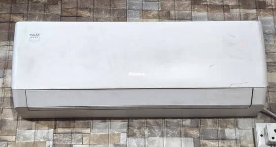 Gree Dc inverter AC 1 Ton _ 1 year used Like New