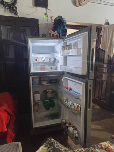 Haier medium size inverter fridge all ok 03096268762