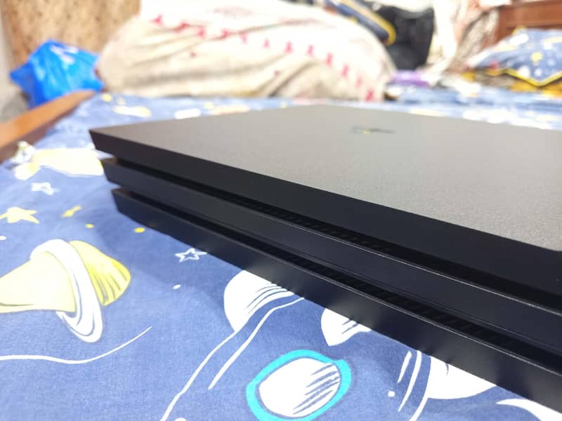 PS4 PRO 2TB 6