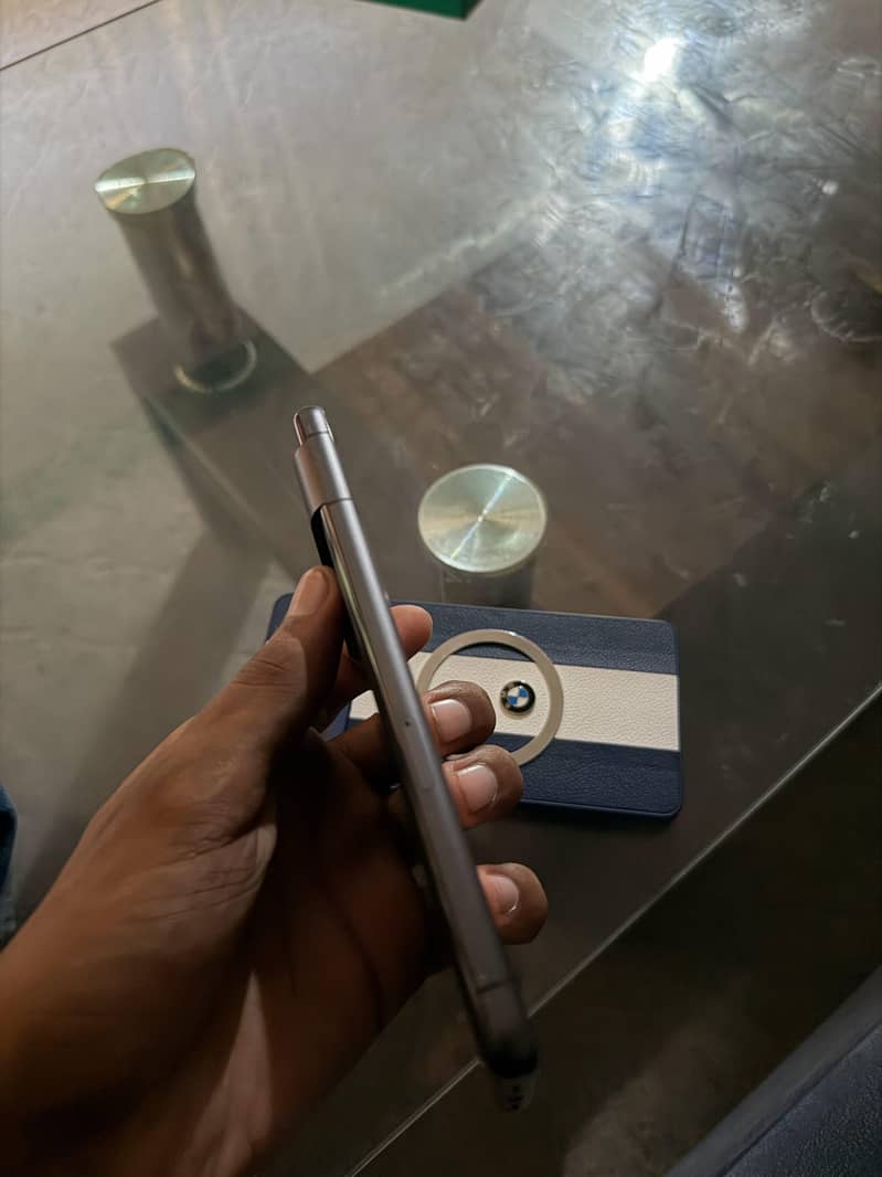 Google Pixel 7 4