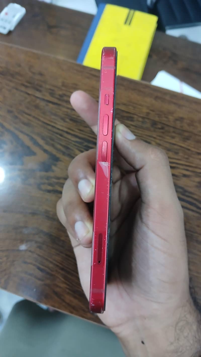 Apple iPhone 13 2