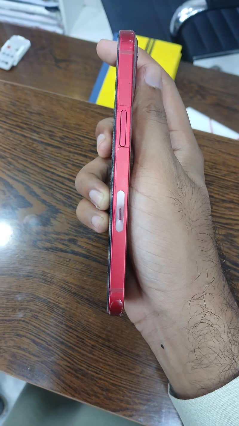 Apple iPhone 13 4