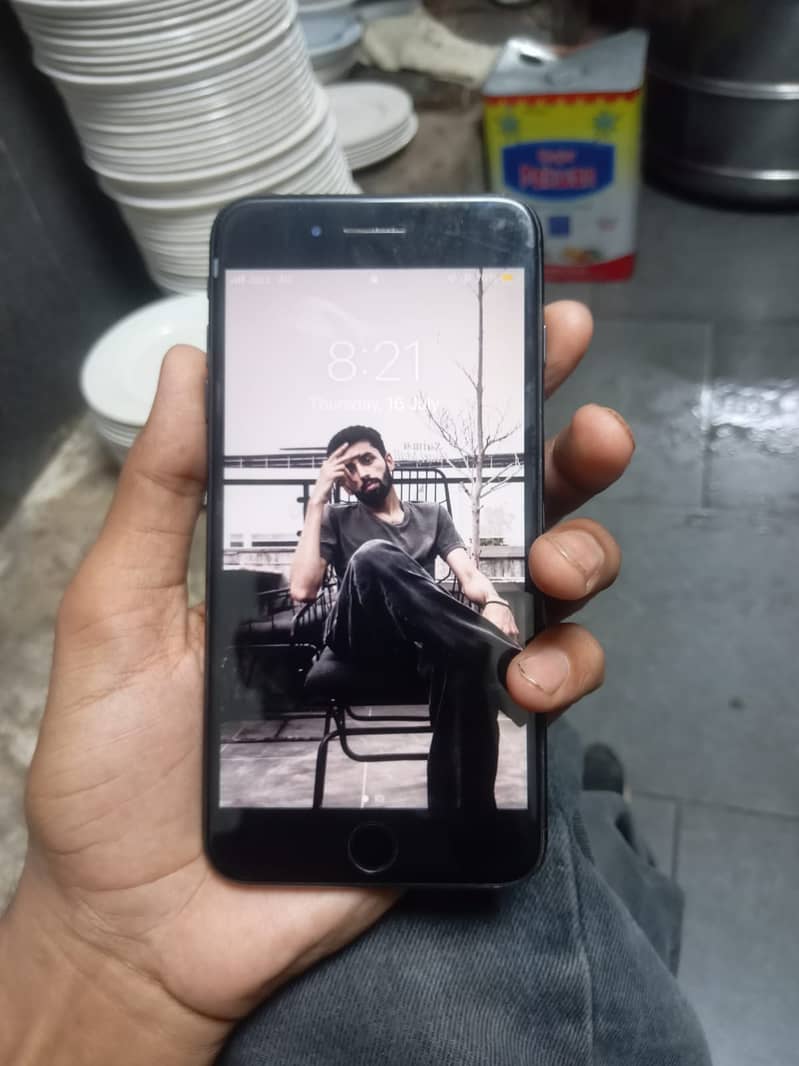 Apple iPhone 7 Plus 2