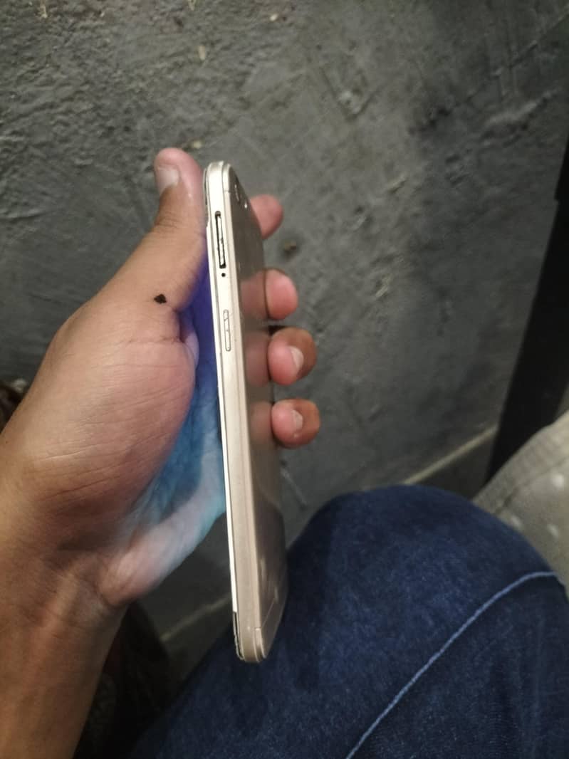 OPPO A57 4