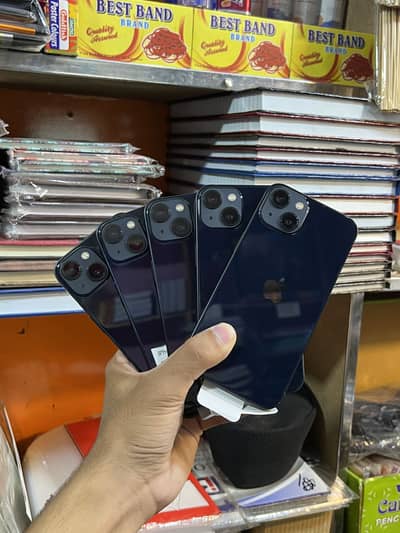 Apple iPhone 13