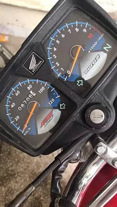 Honda 125 self start red and silver