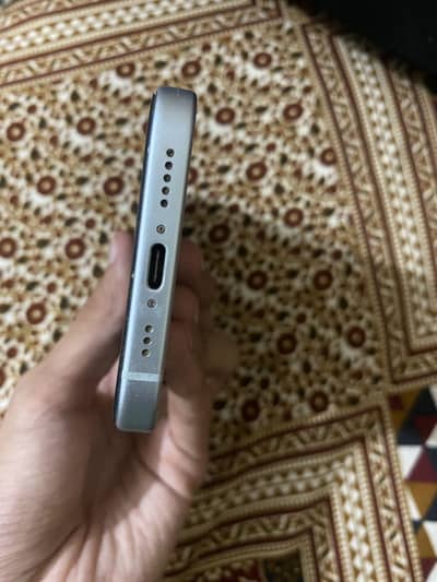 Apple iPhone 15