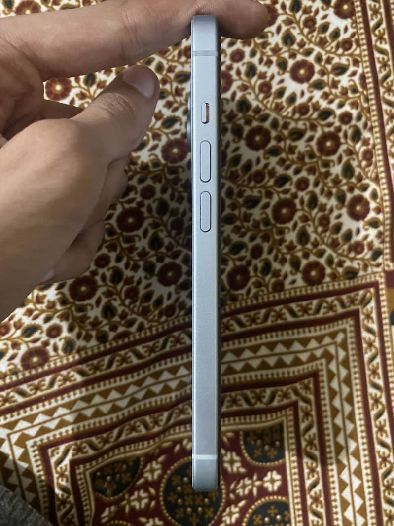 Apple iPhone 15 2