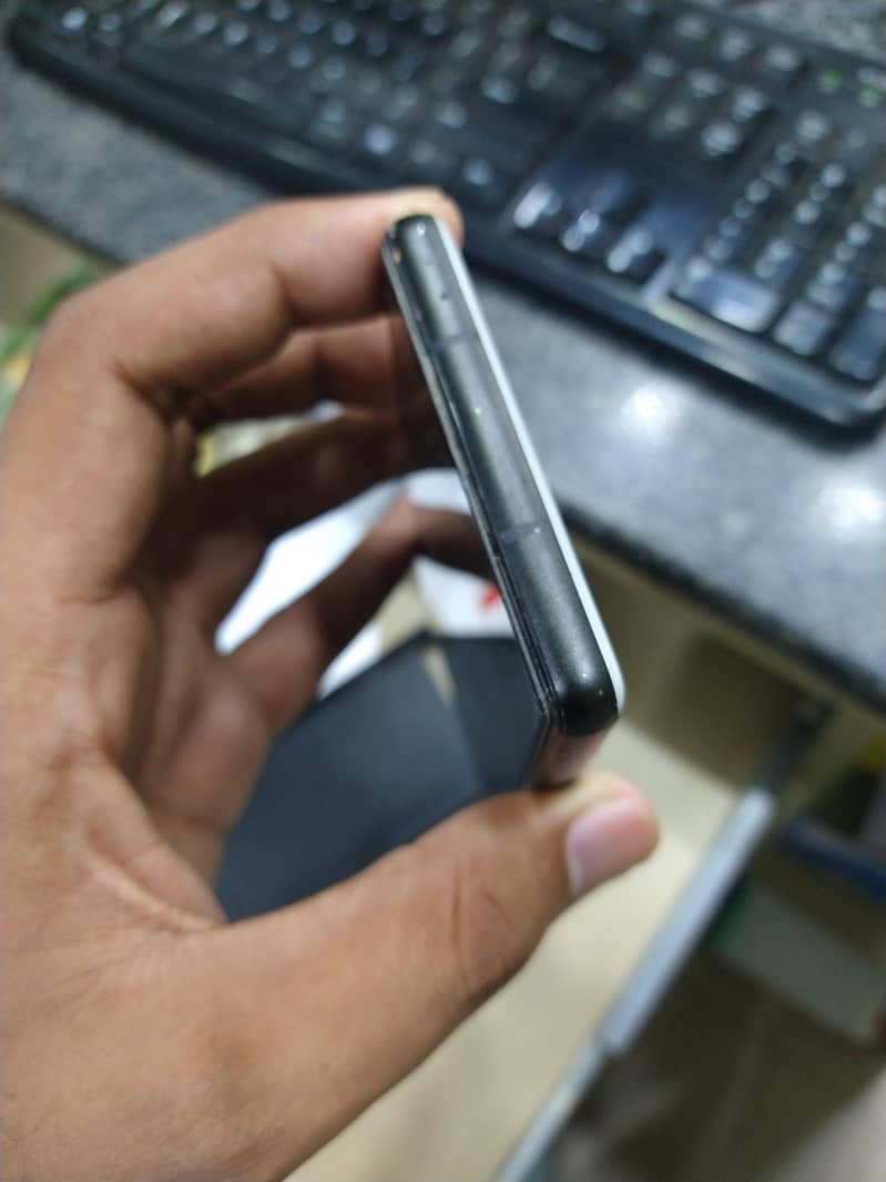 Google Pixel 6a 5