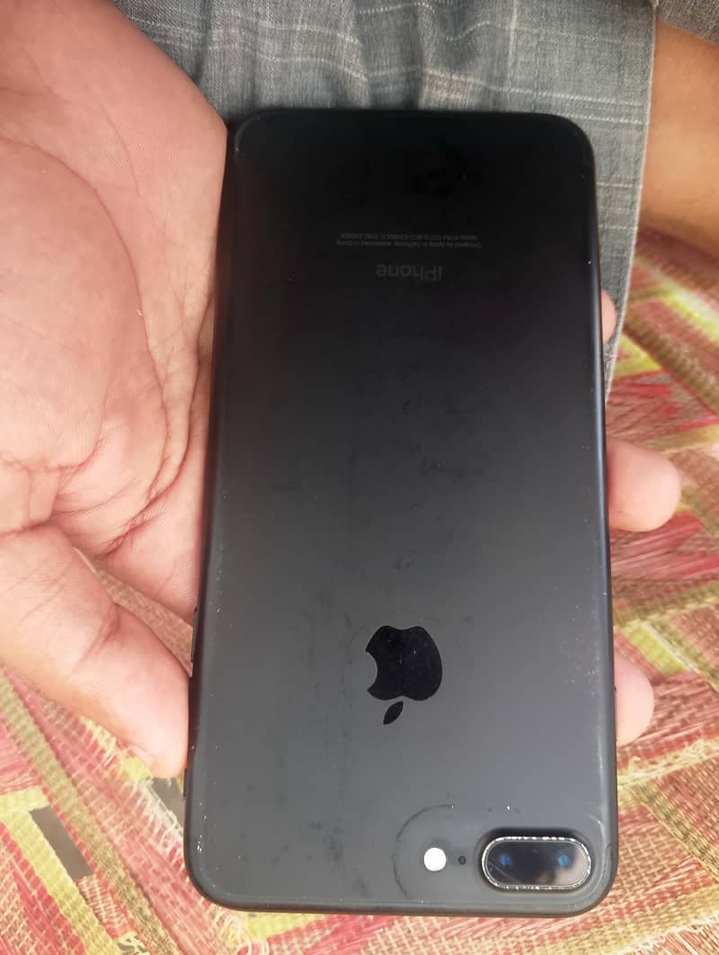 Apple iPhone 7 Plus 0