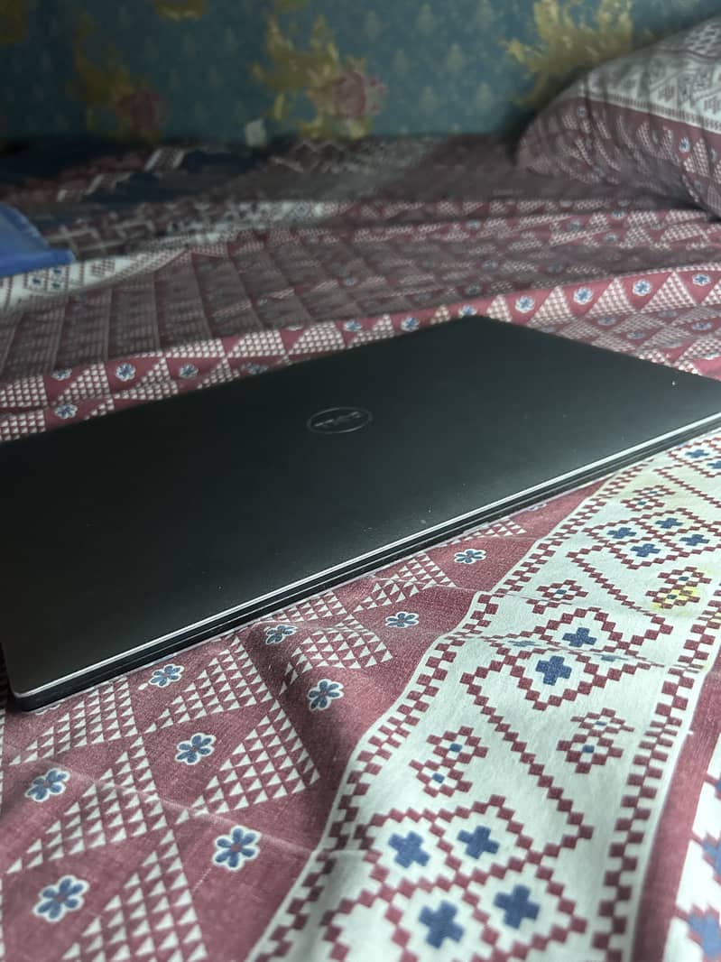 Dell Precision 5520 4