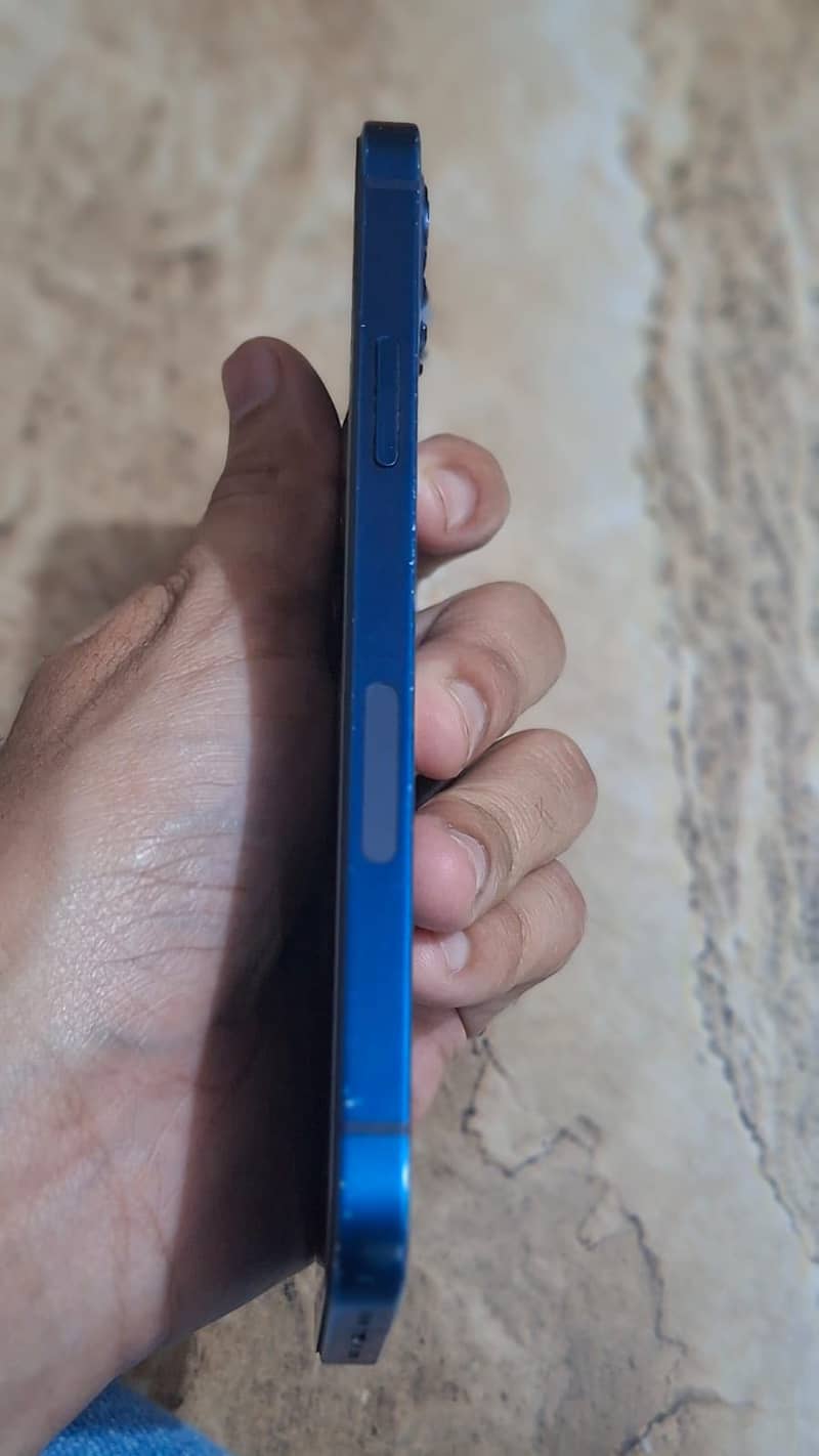 Apple iPhone 12 3