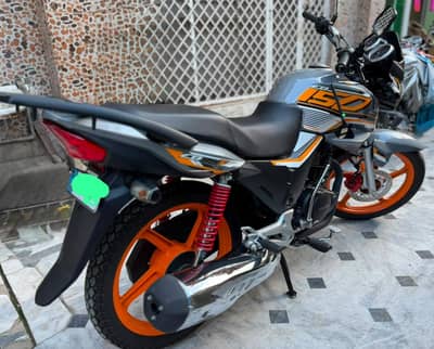 Honda Cb150F 2026 silver special edition