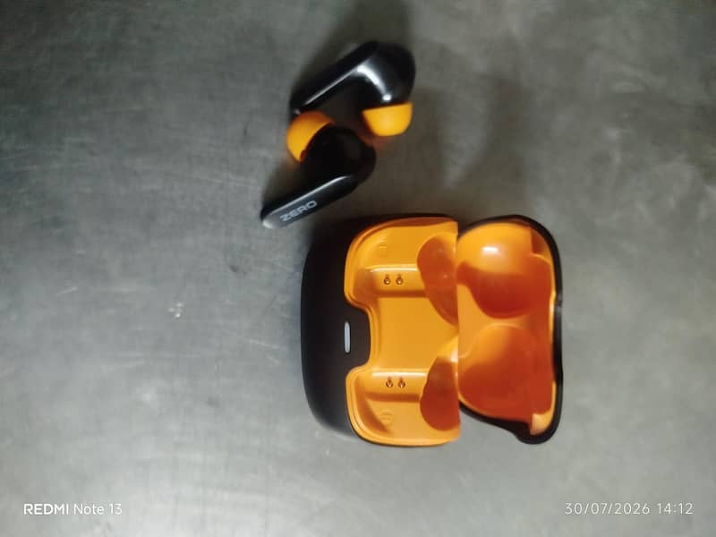Zero Wave Pro Earbuds 6