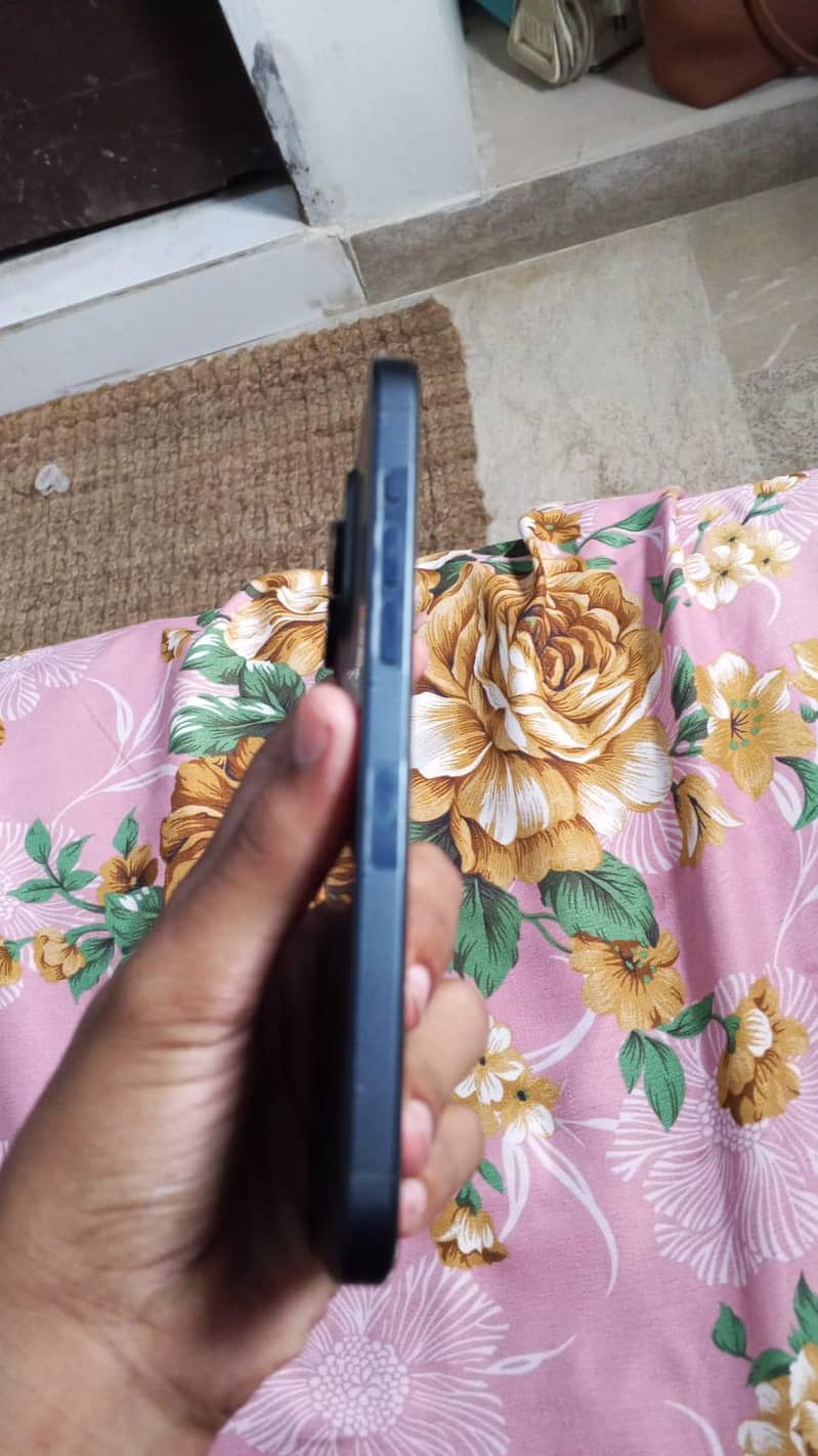 Iphone 15 pro max 4