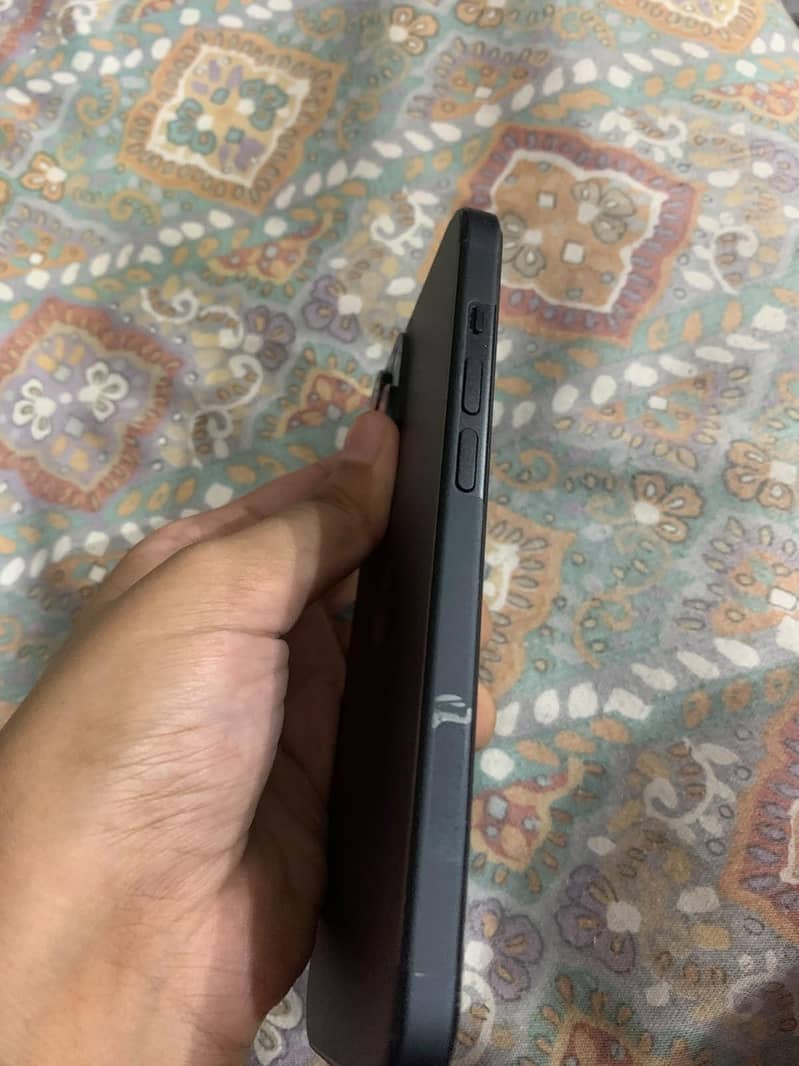 Apple iPhone 15 3
